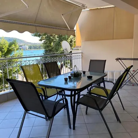 Artaki's Balcony Apartment